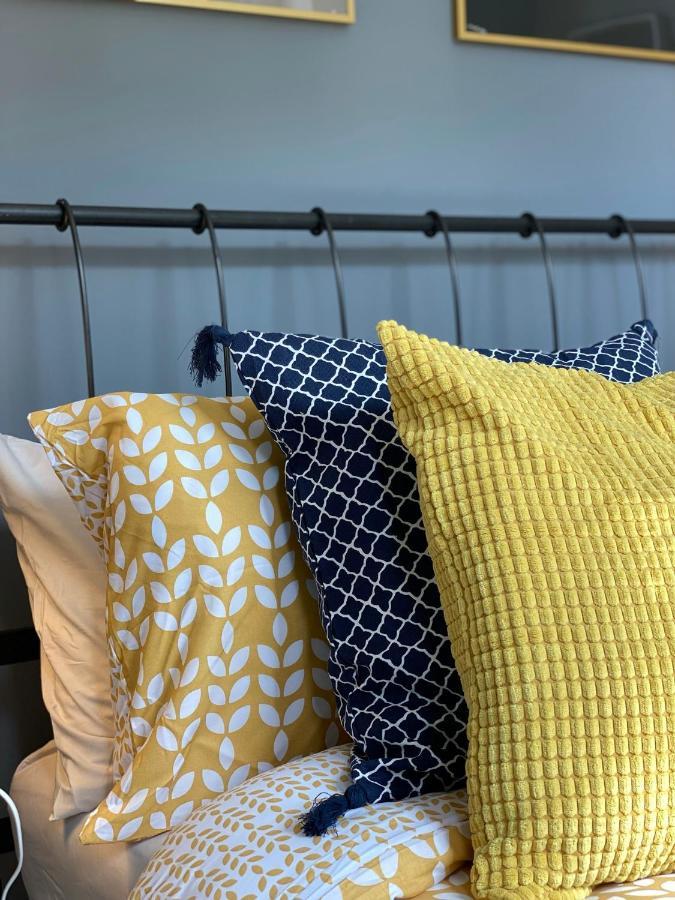 Trendy Stylish Apartment! - 5 Minute Walk To The Best Beach! - Great Location - Parking - Fast Wifi - Smart Tv - Newly Decorated - Sleeps Up To 6! Close To Bournemouth & Poole Town Centre & Sandbanks Buitenkant foto