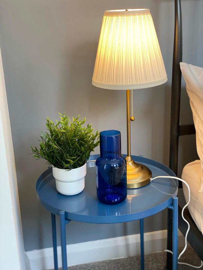 Trendy Stylish Apartment! - 5 Minute Walk To The Best Beach! - Great Location - Parking - Fast Wifi - Smart Tv - Newly Decorated - Sleeps Up To 6! Close To Bournemouth & Poole Town Centre & Sandbanks Buitenkant foto